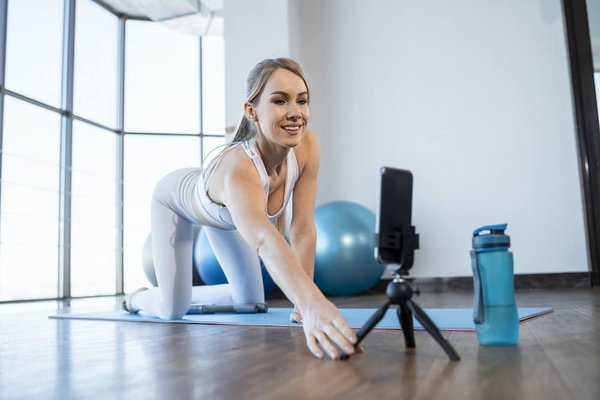 Comment les services de réparation de montres de luxe peuvent-ils utiliser le contenu vidéo pour démontrer leur expertise ?